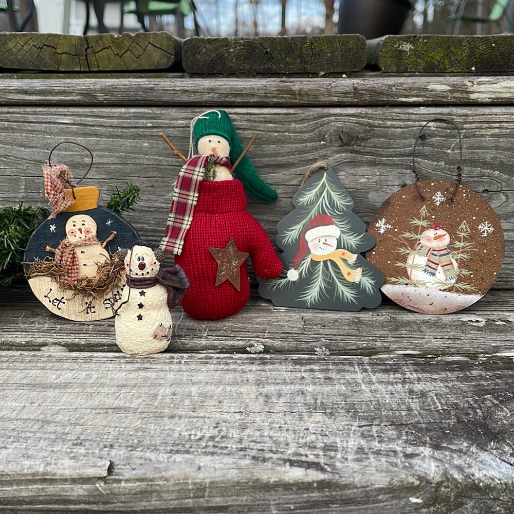 Like new, lot of 5 Snowmen Ornaments
